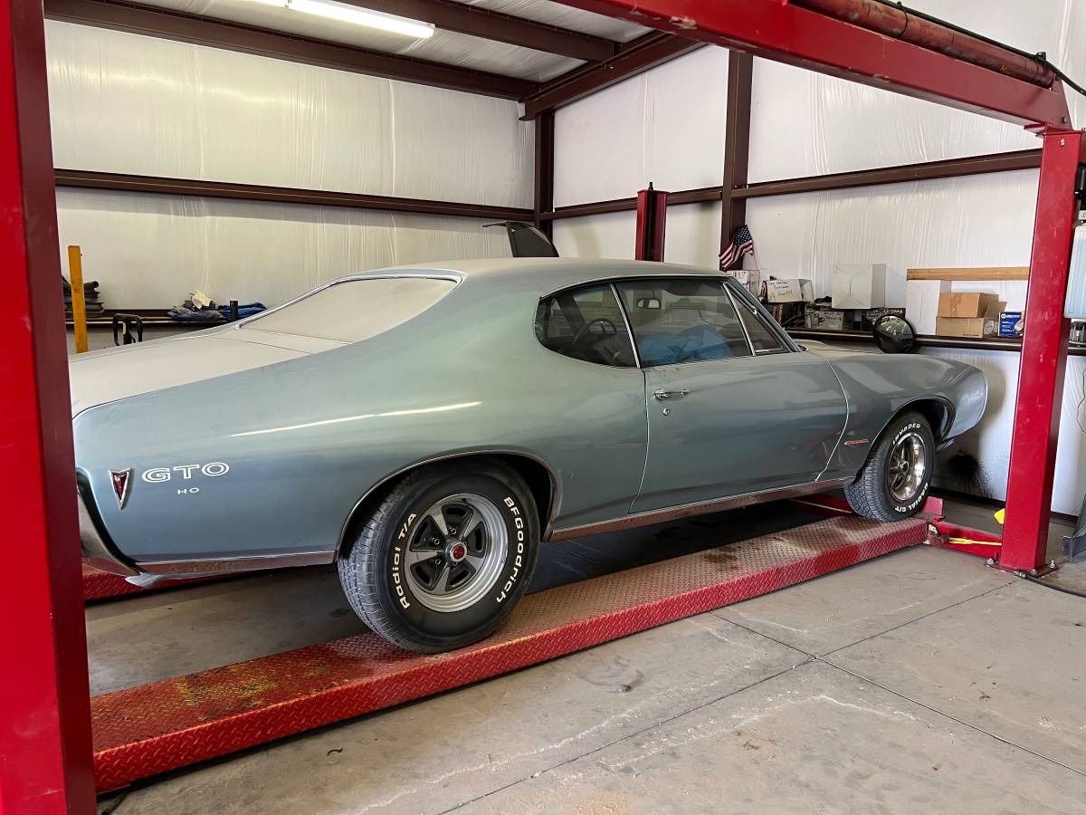 Pontiac-gto-1968-blue-1