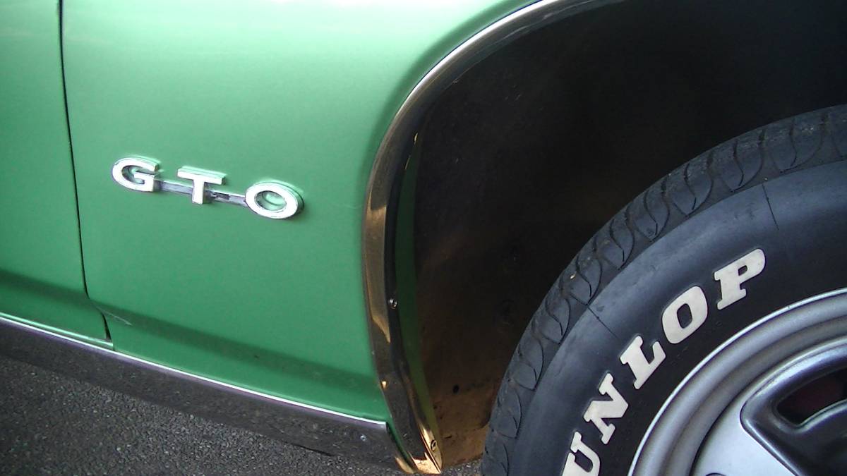 Pontiac-gto-1969-green-10