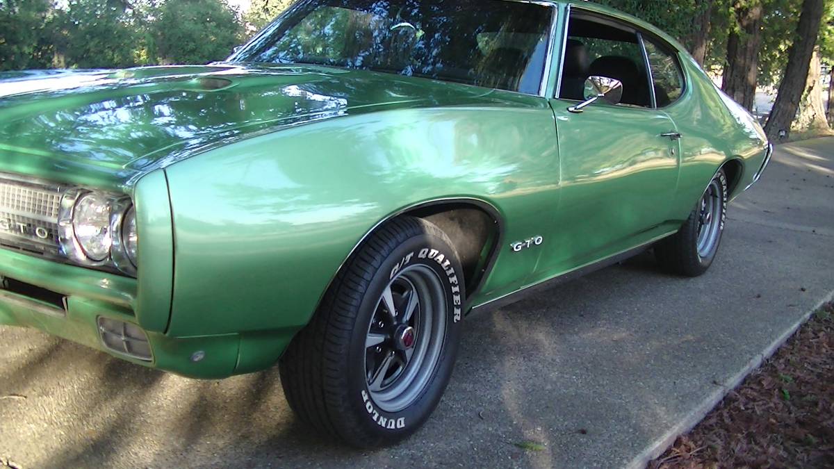 Pontiac-gto-1969-green-4