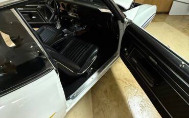 Pontiac-gto-1970-white-1
