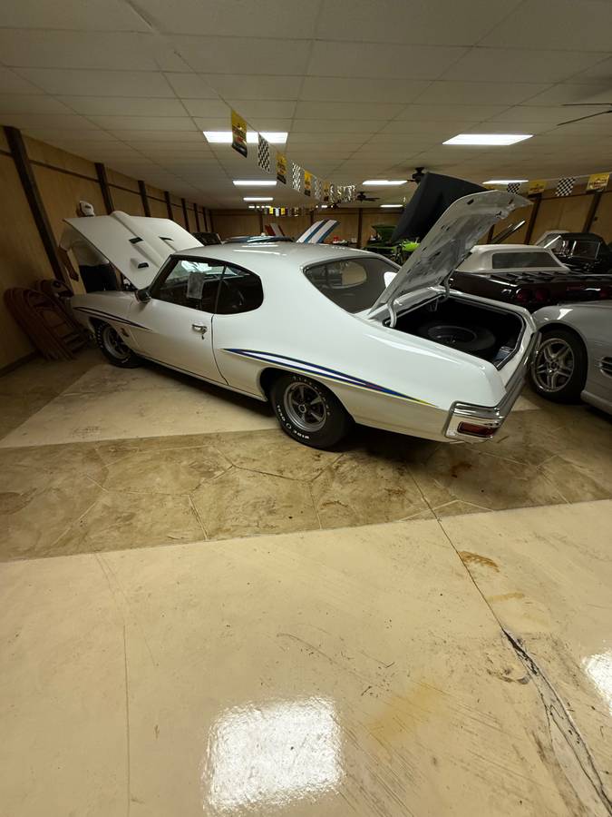 Pontiac-gto-1970-white-5