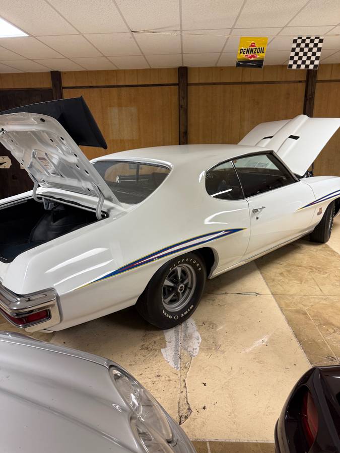Pontiac-gto-1970-white
