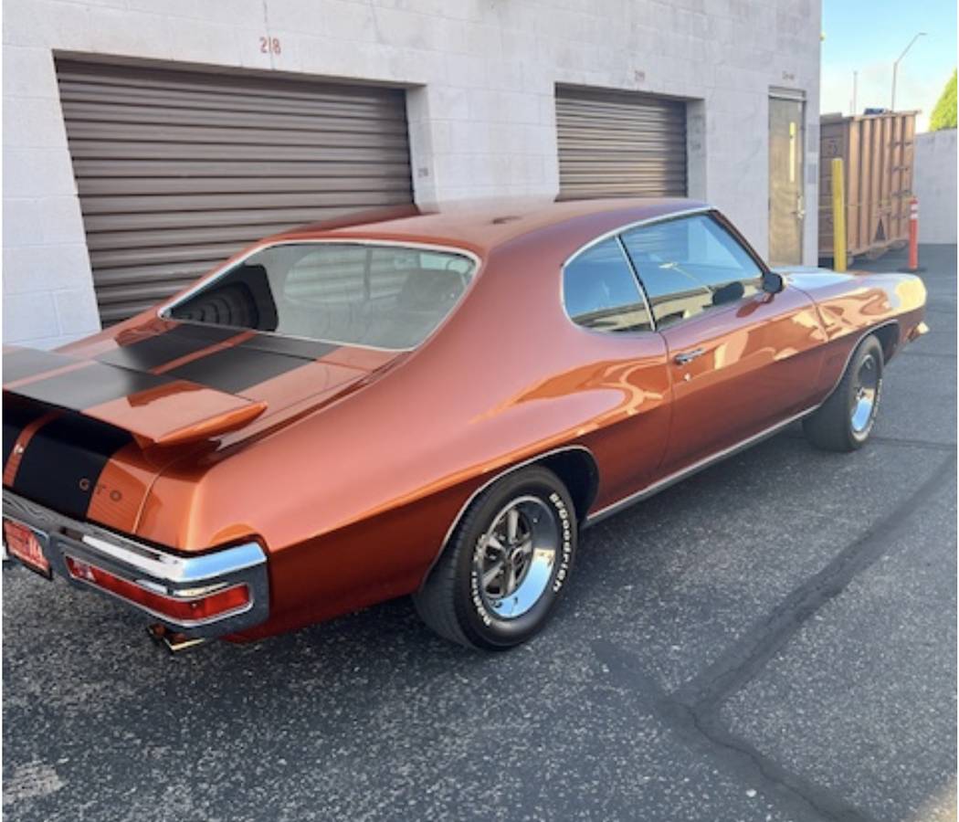 Pontiac-gto-1971-orange-2