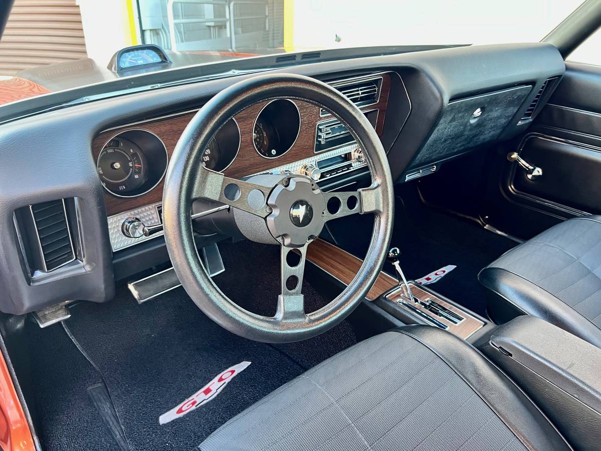 Pontiac-gto-1971-orange-9