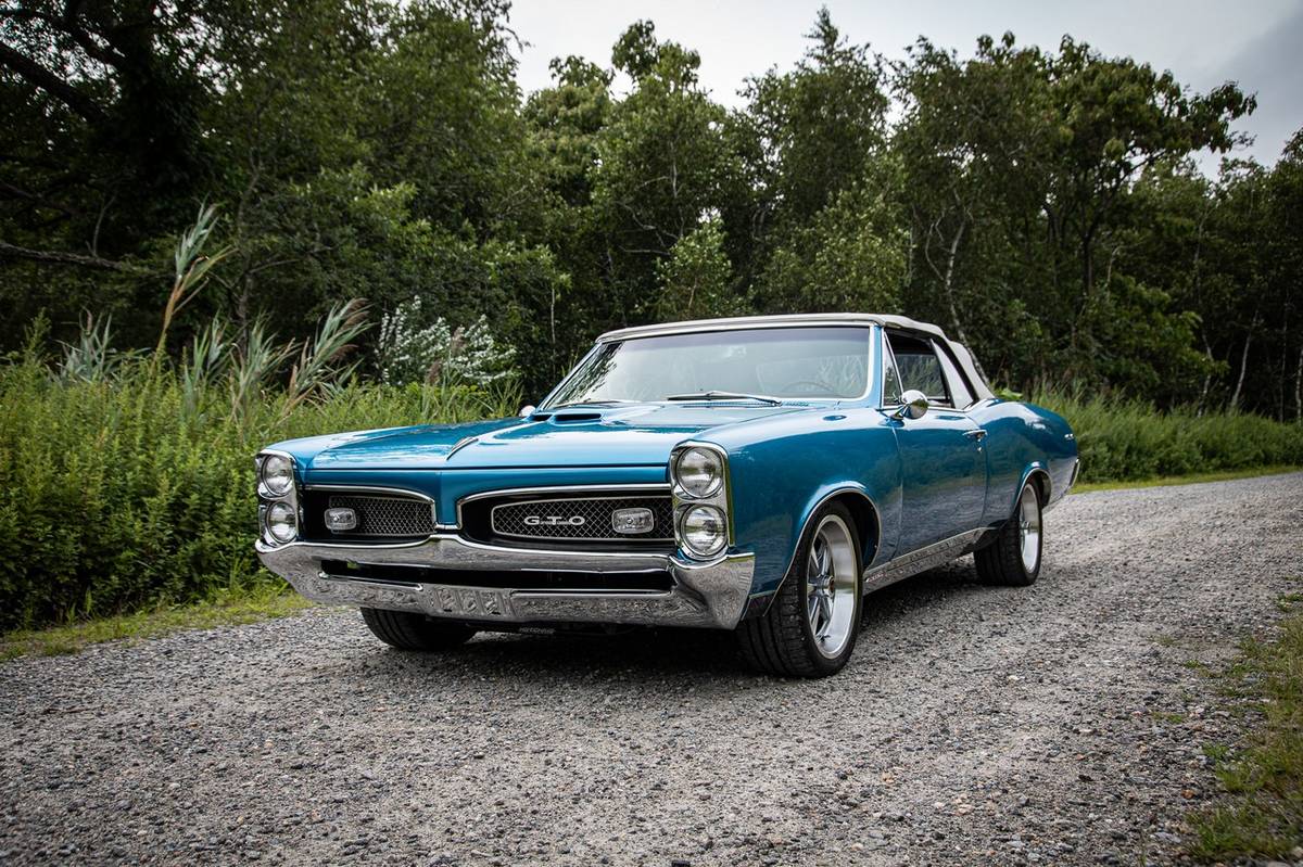 Pontiac-gto-convertible-1967-blue-3