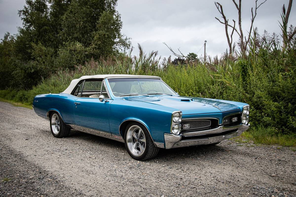 Pontiac-gto-convertible-1967-blue-6