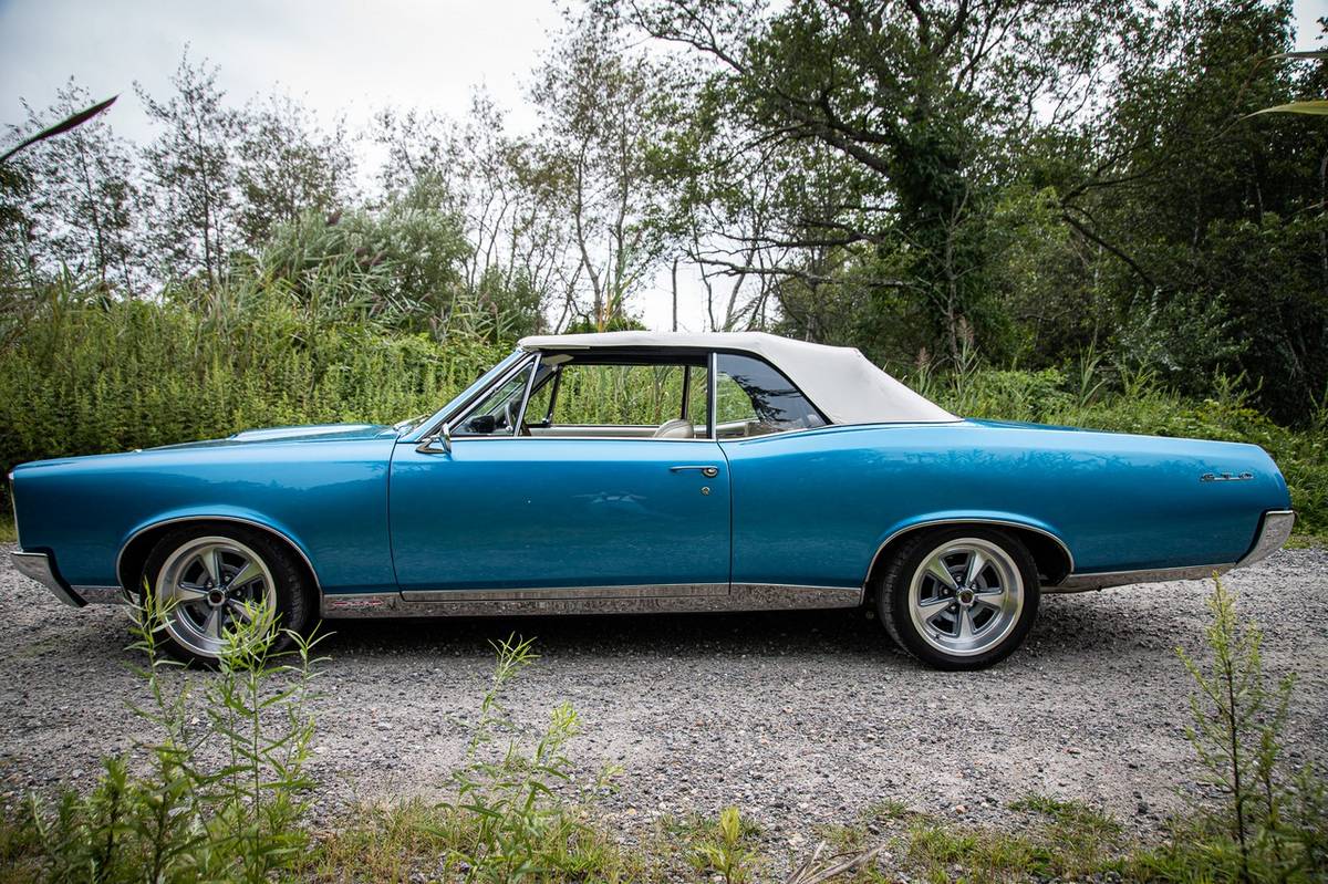 Pontiac-gto-convertible-1967-blue-7