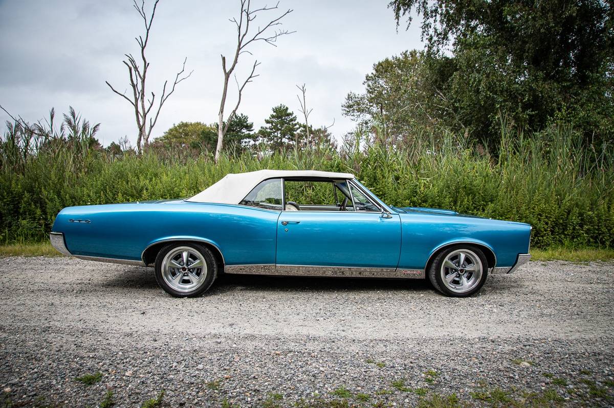 Pontiac-gto-convertible-1967-blue-8