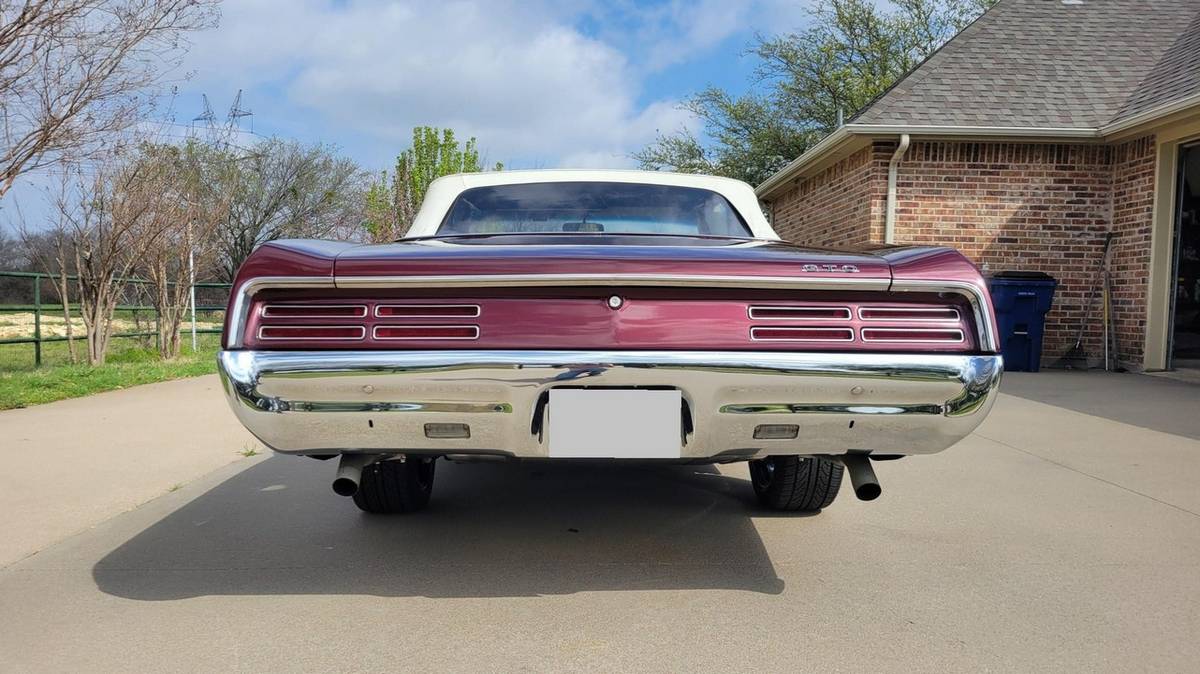 Pontiac-gto-convertible-1967-purple-4