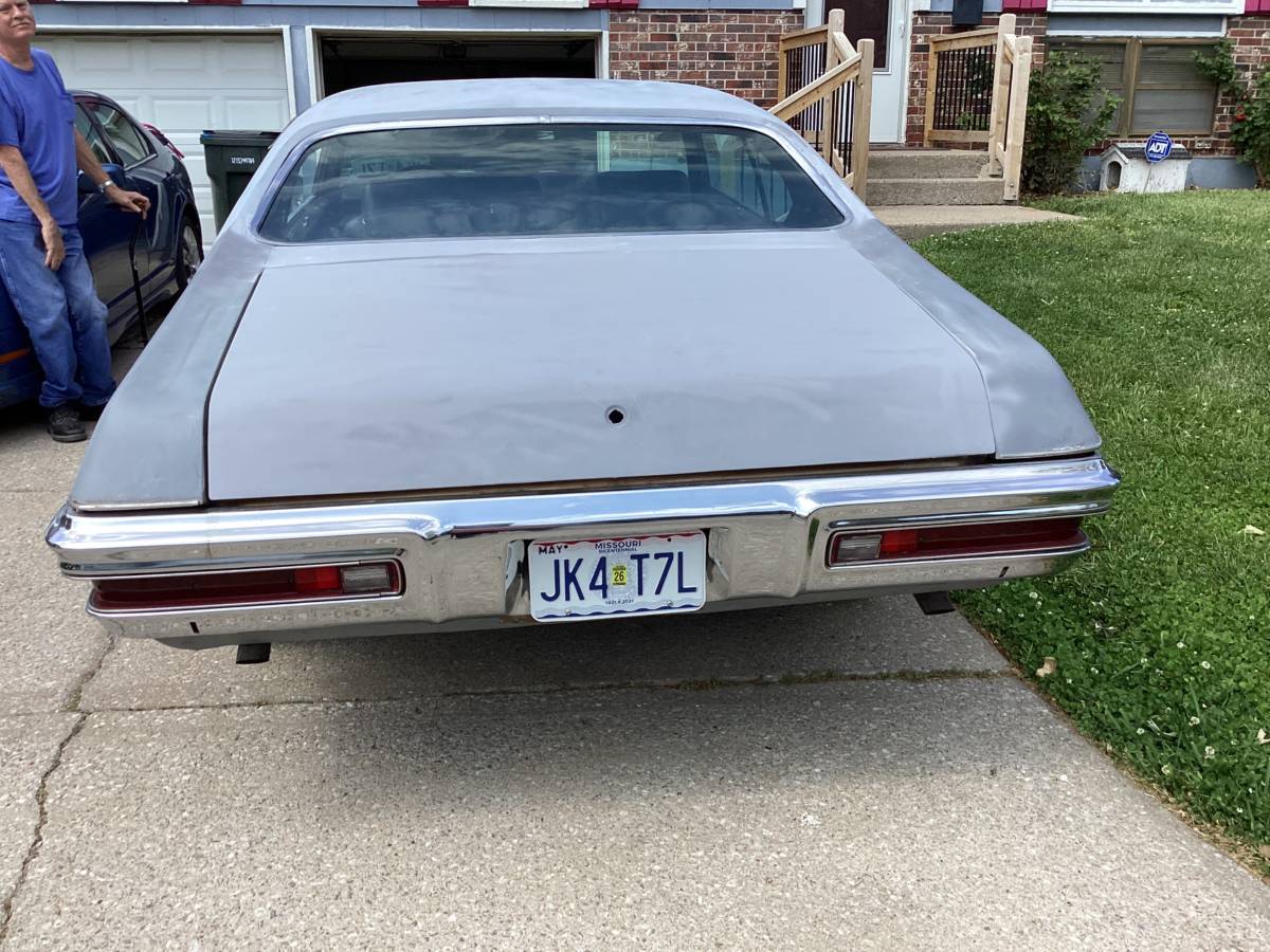 Pontiac-lemans-1970-grey-2