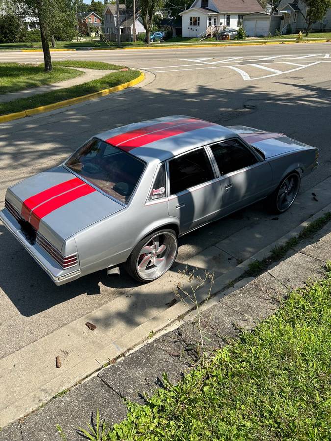 Pontiac-lemans-1979-custom-5