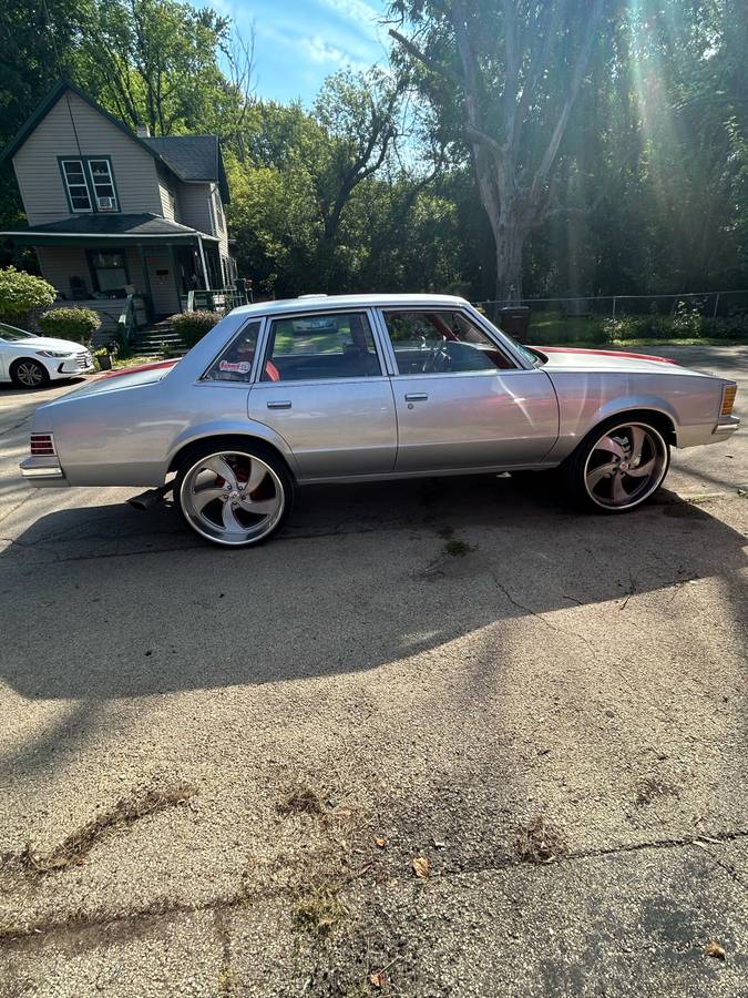 Pontiac-lemans-1979-custom-6