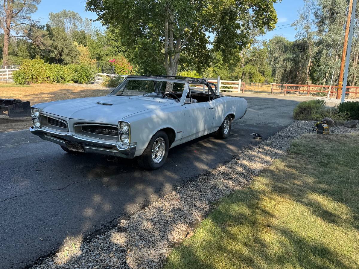 Pontiac-lemans-convertible-1966-10