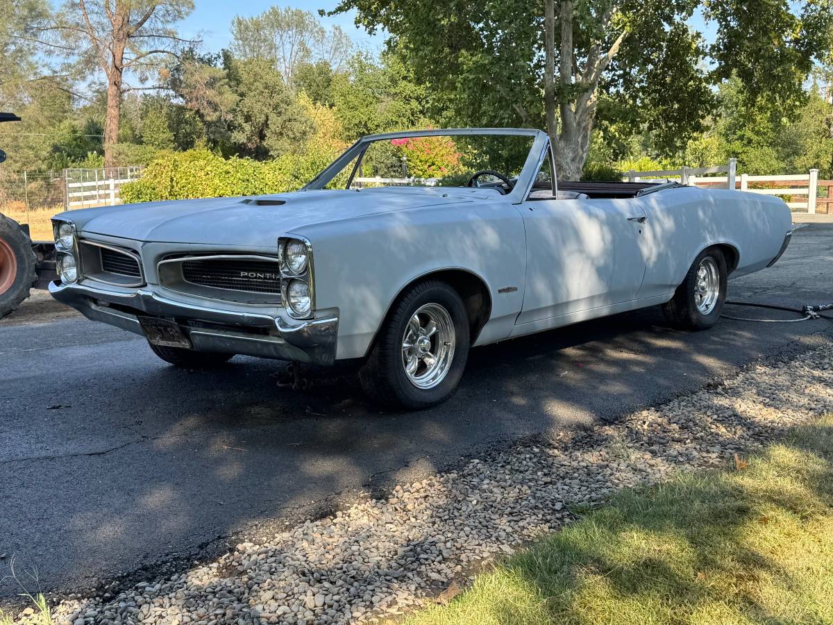 Pontiac-lemans-convertible-1966