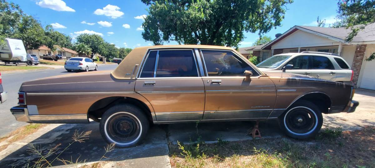 Pontiac-parisienne-1985-1