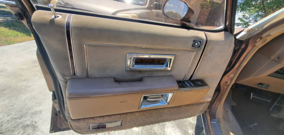 Pontiac-parisienne-1985-8