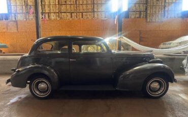 Pontiac-sedan-1939-2