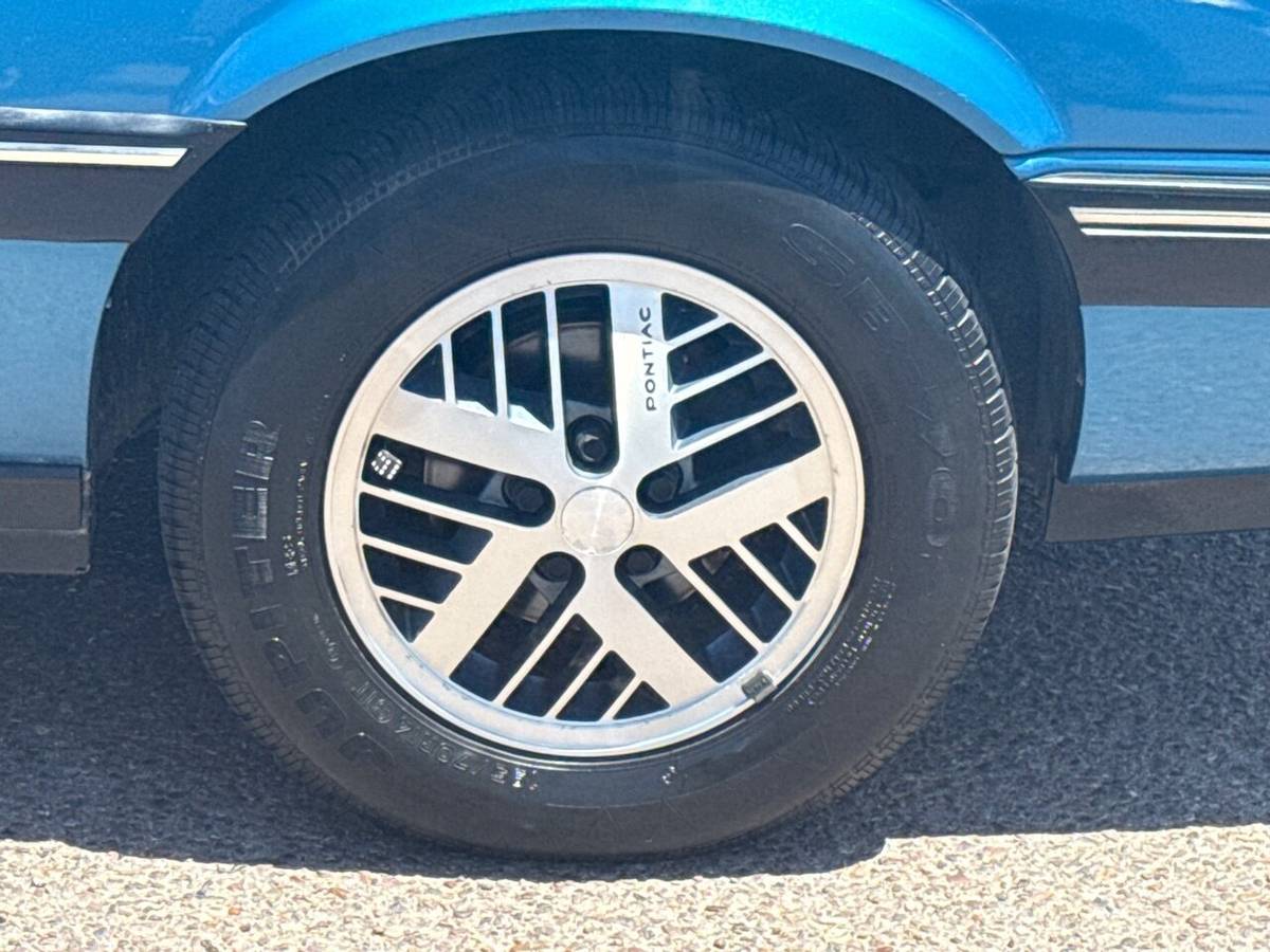Pontiac-sunbird-le-1991-blue-17