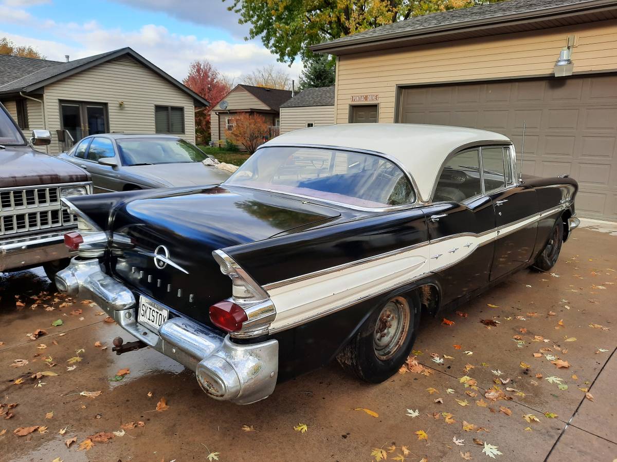 Pontiac-super-chief-1957-black-5