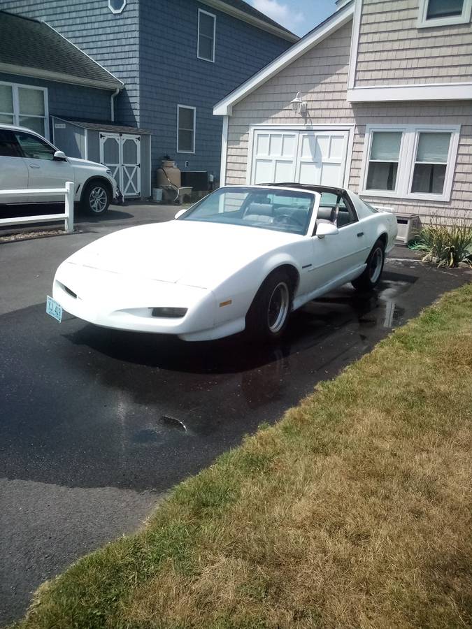 Pontiac-t-top-firebird-1992-white