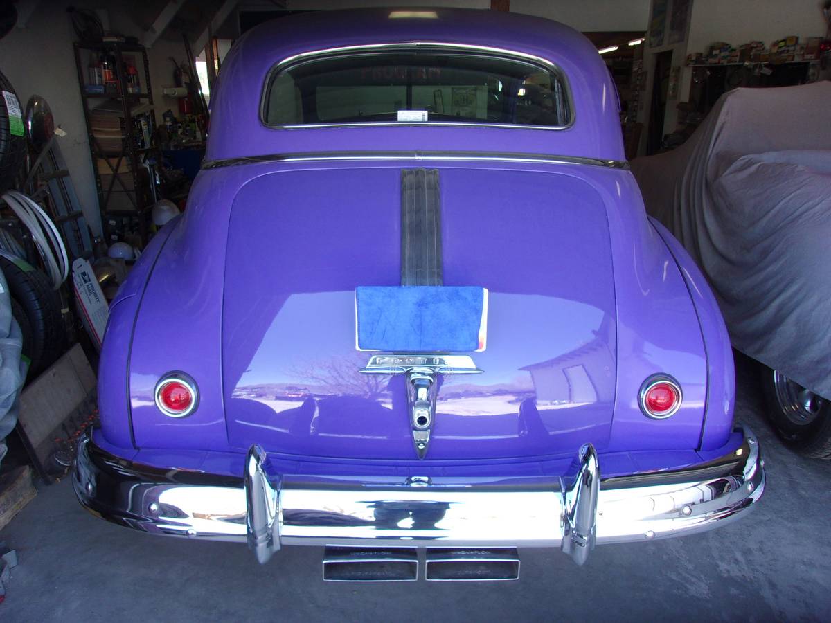 Pontiac-torpedo-1948-custom-17
