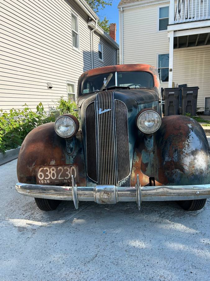 Pontiac-touring-sedan-1935-3