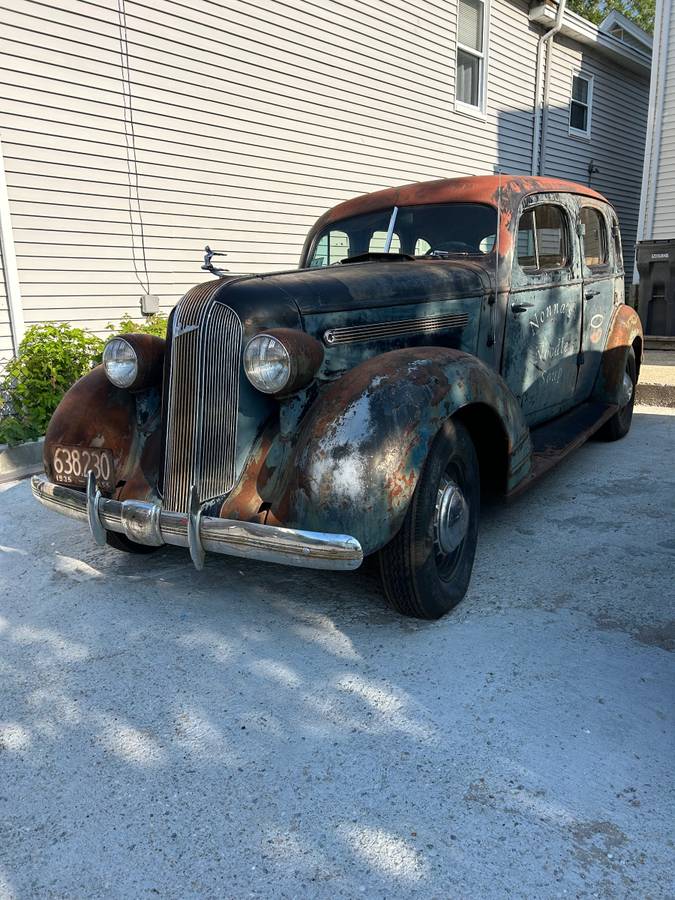 Pontiac-touring-sedan-1935-4