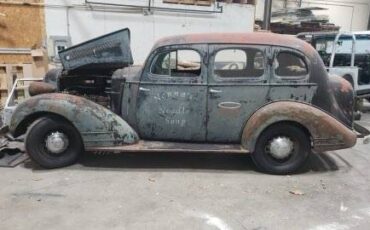 Pontiac-touring-sedan-1935-7
