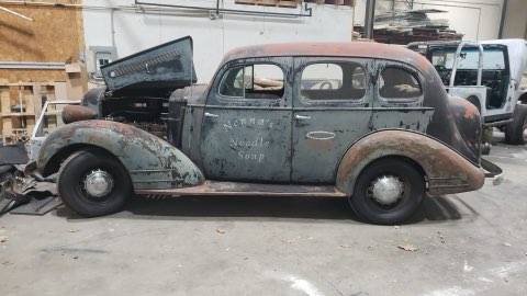 Pontiac-touring-sedan-1935-7
