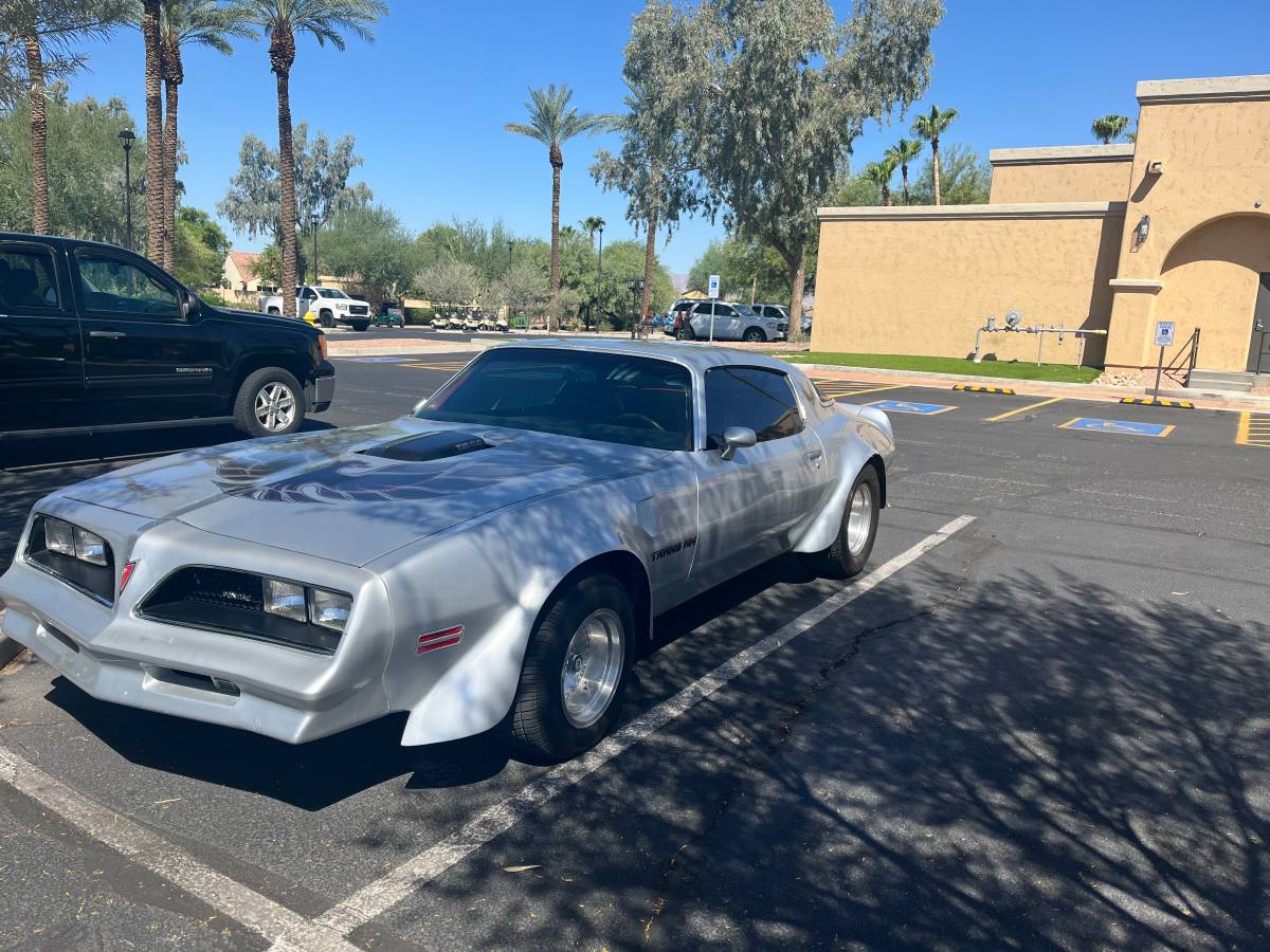 Pontiac-trans-am-1977-silver