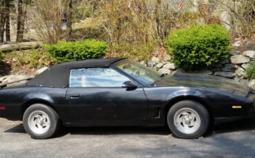 Pontiac-trans-am-1983-black-1