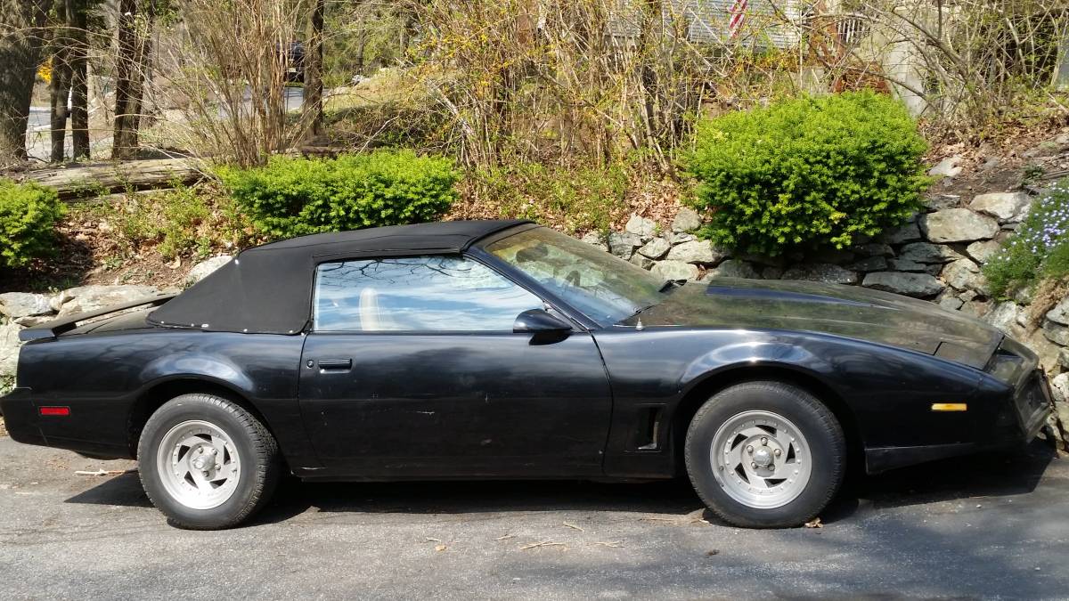Pontiac-trans-am-1983-black-1
