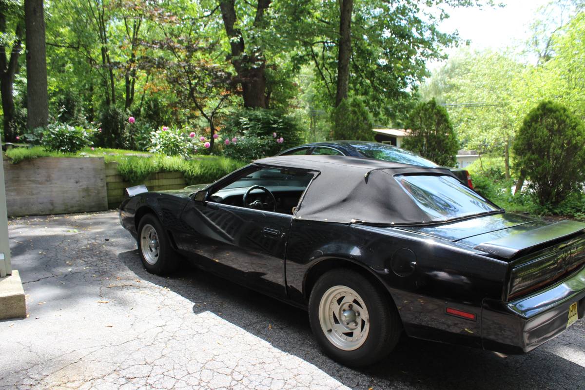 Pontiac-trans-am-1983-black-2