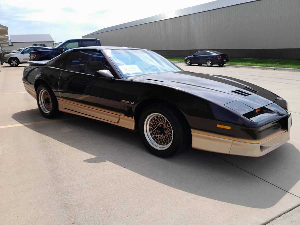 Pontiac-trans-am-1986-18