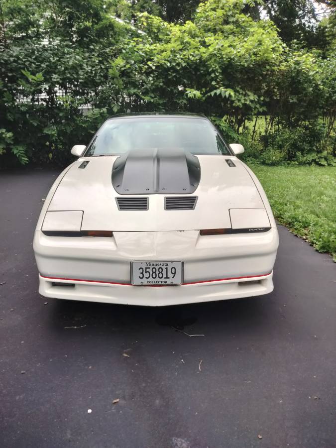 Pontiac-trans-am-1986-white-1
