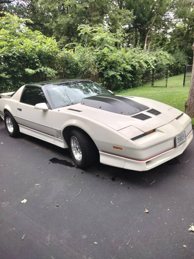 Pontiac-trans-am-1986-white-2