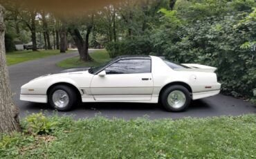 Pontiac-trans-am-1986-white