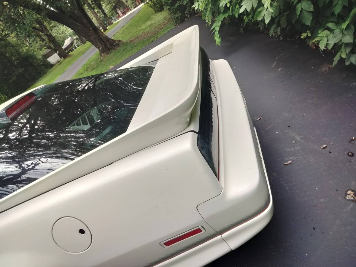 Pontiac-trans-am-1986-white-4
