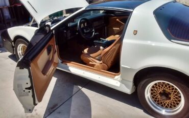 Pontiac-trans-am-1989-white-3