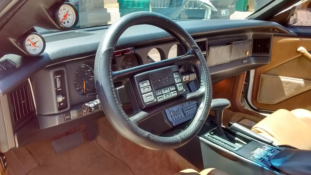 Pontiac-trans-am-1989-white-4