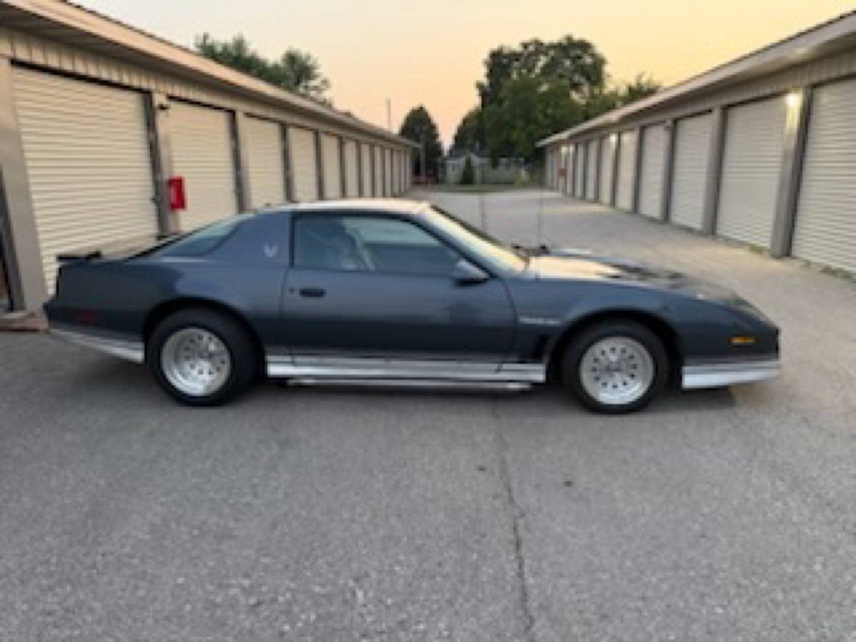 Pontiac-trans-am-ws6-1984-grey-6