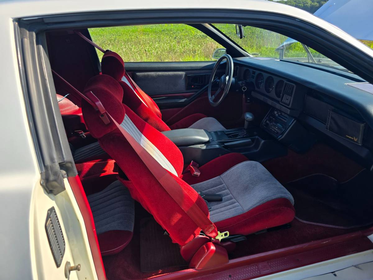 Pontiac-transam-1986-21