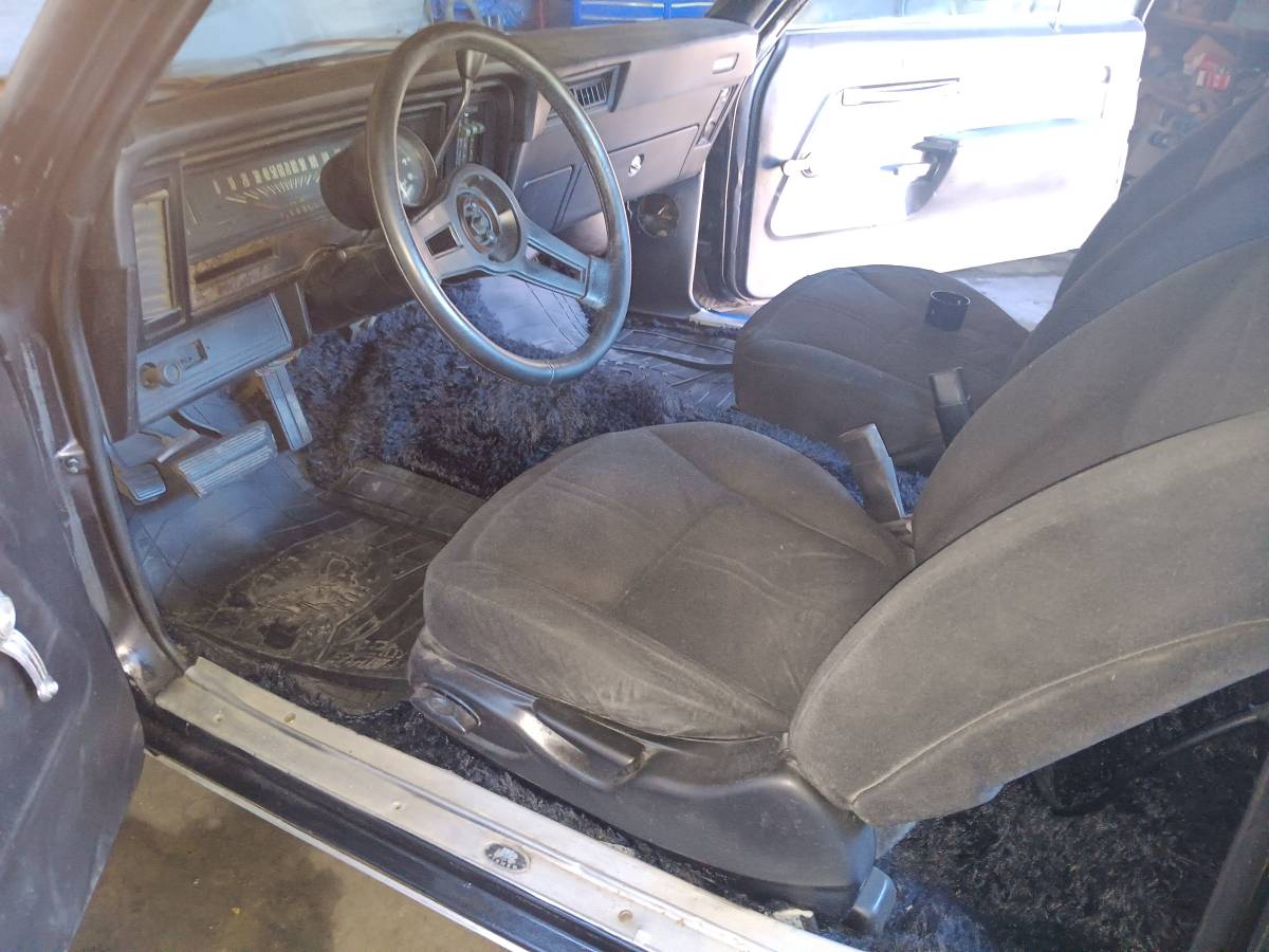 Pontiac-venture-1973-black-3