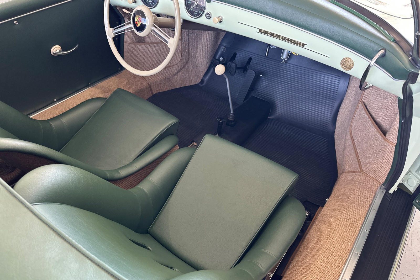 Porsche-356-1957-16