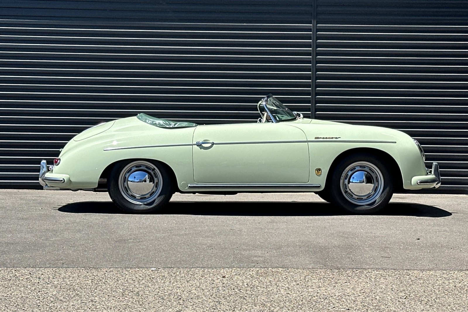 Porsche-356-1957-8