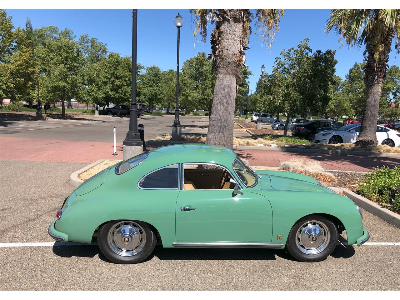 Porsche-356-1958-Auratium-Green-Beige-Leather-1