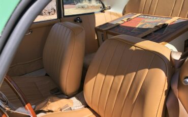 Porsche-356-1958-Auratium-Green-Beige-Leather-10