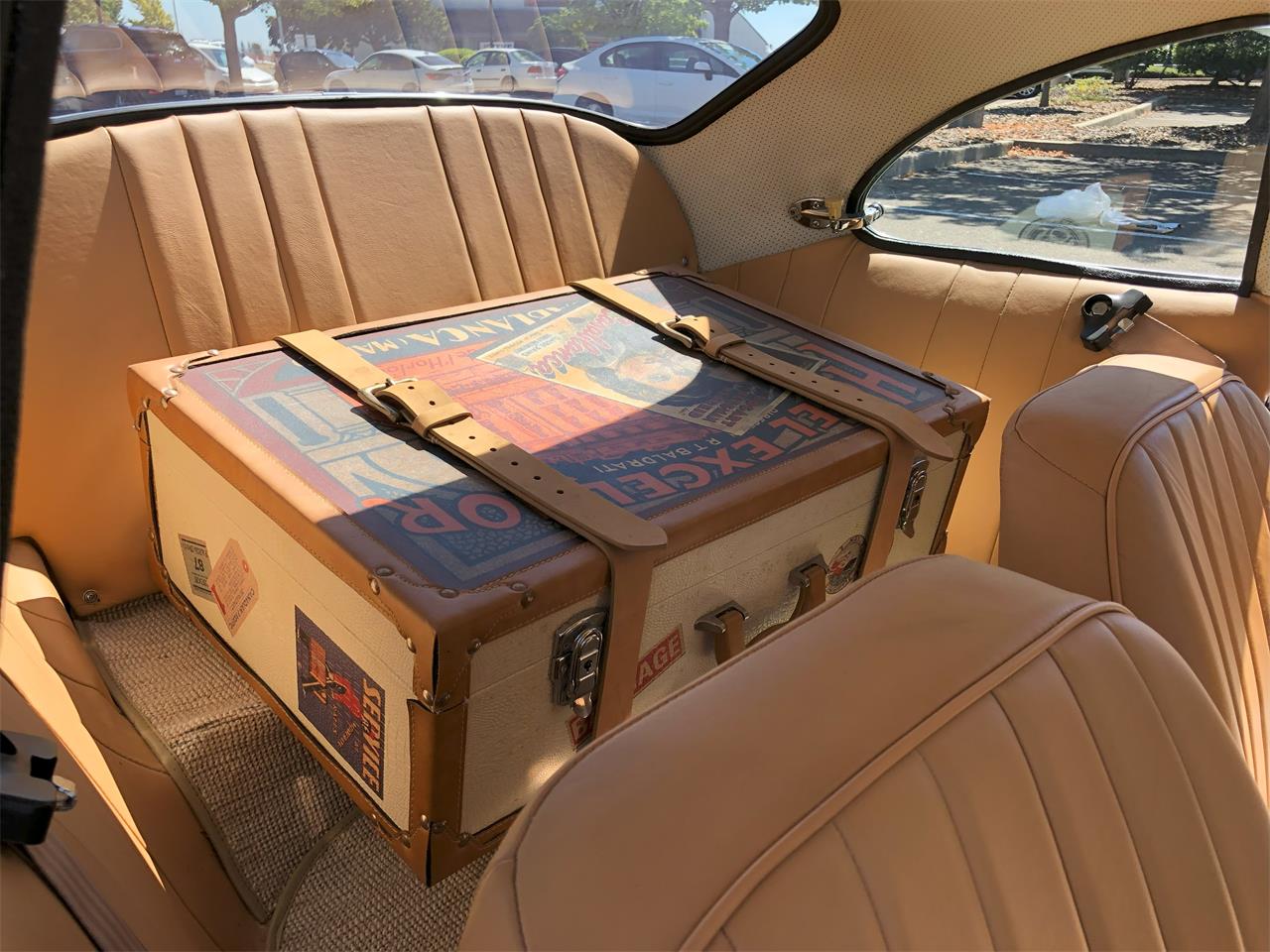 Porsche-356-1958-Auratium-Green-Beige-Leather-15