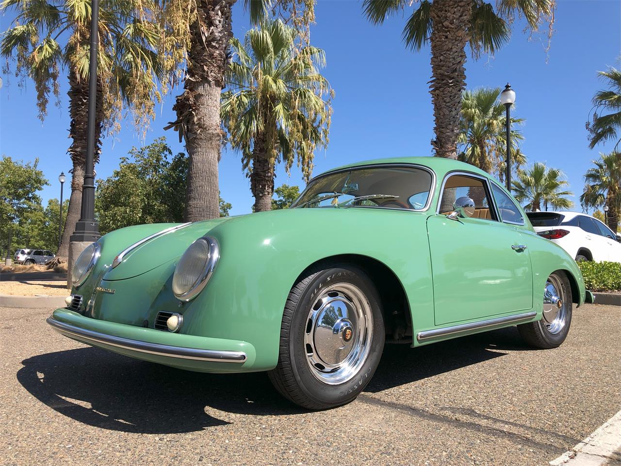 Porsche-356-1958-Auratium-Green-Beige-Leather-2