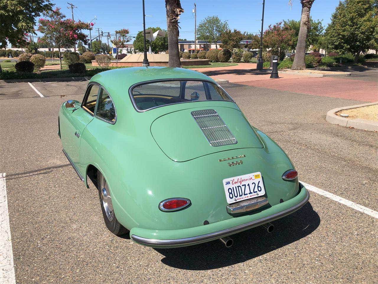 Porsche-356-1958-Auratium-Green-Beige-Leather-3